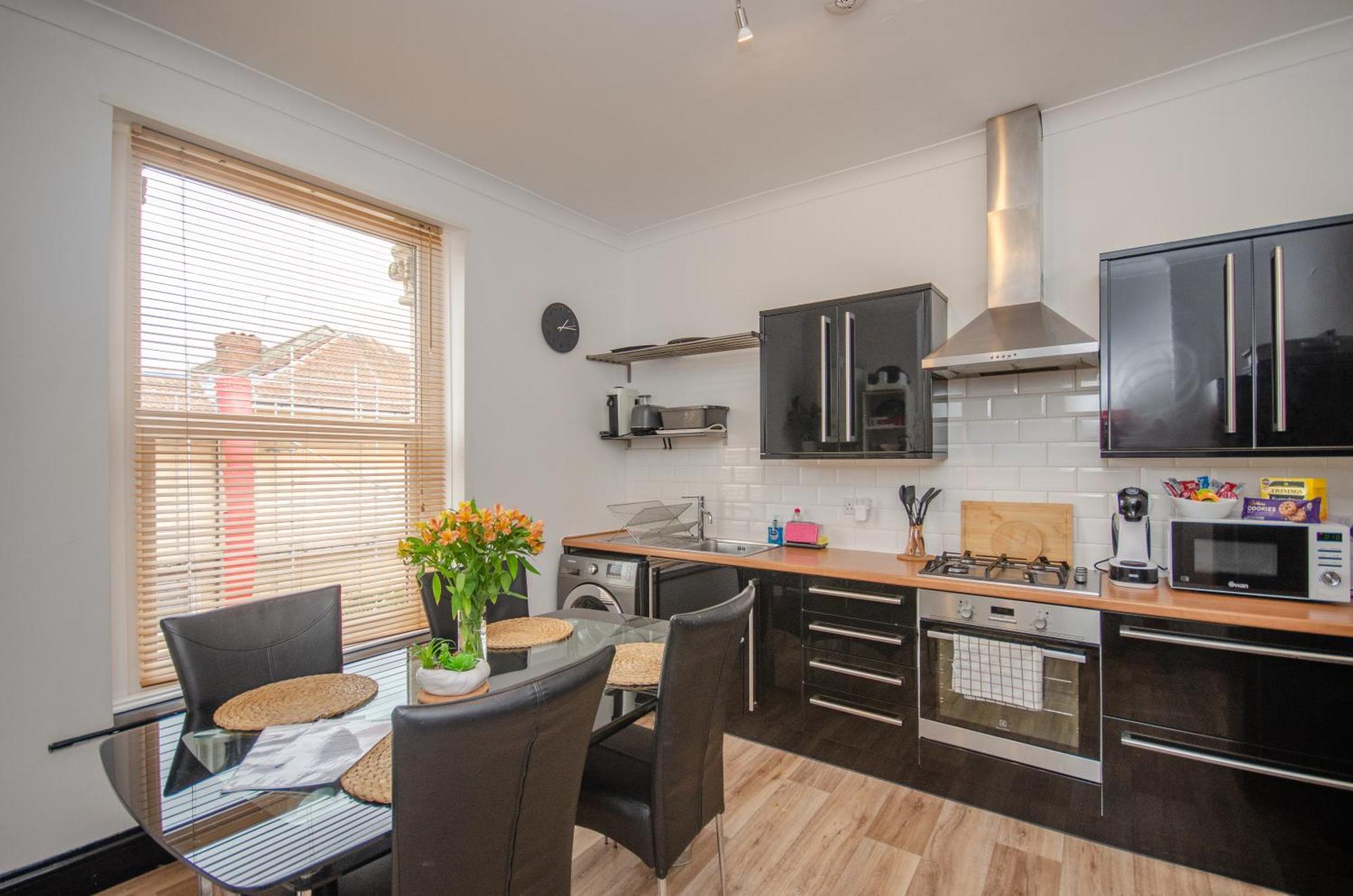 Stylish 91Sqm Victoria 2 Bedroom Apartment Bristol Exterior foto